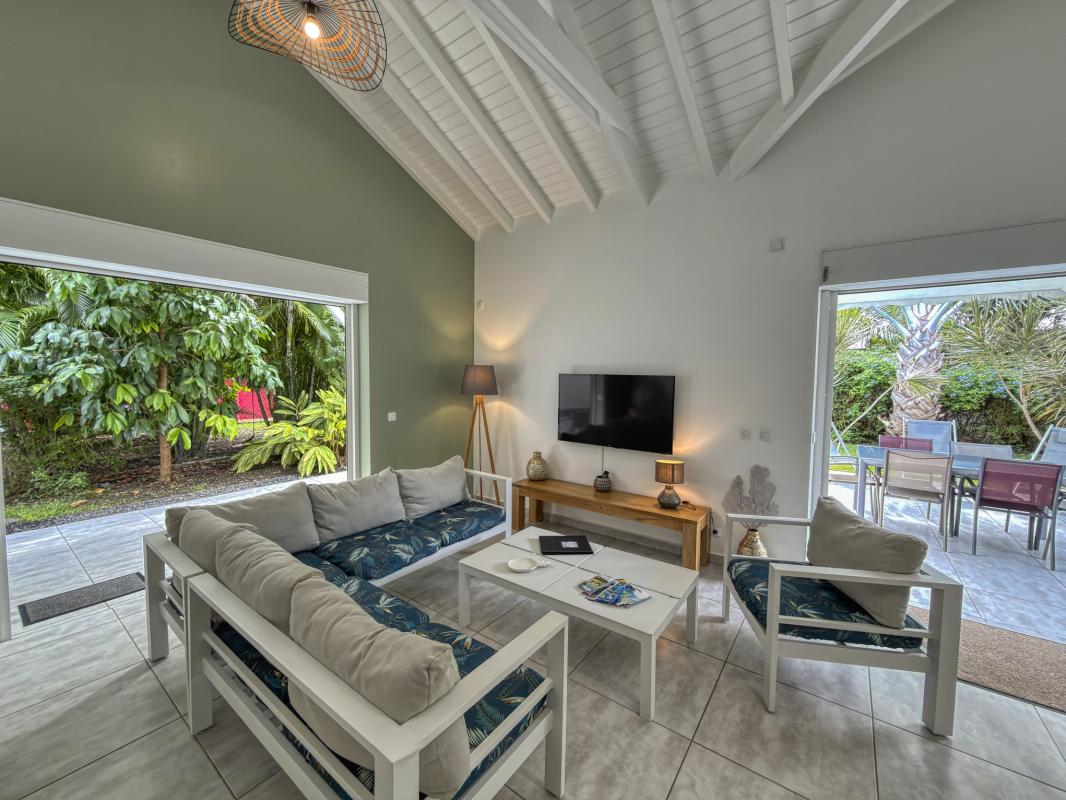 13.Location Villa piscine Saint François Guadeloupe_Salon